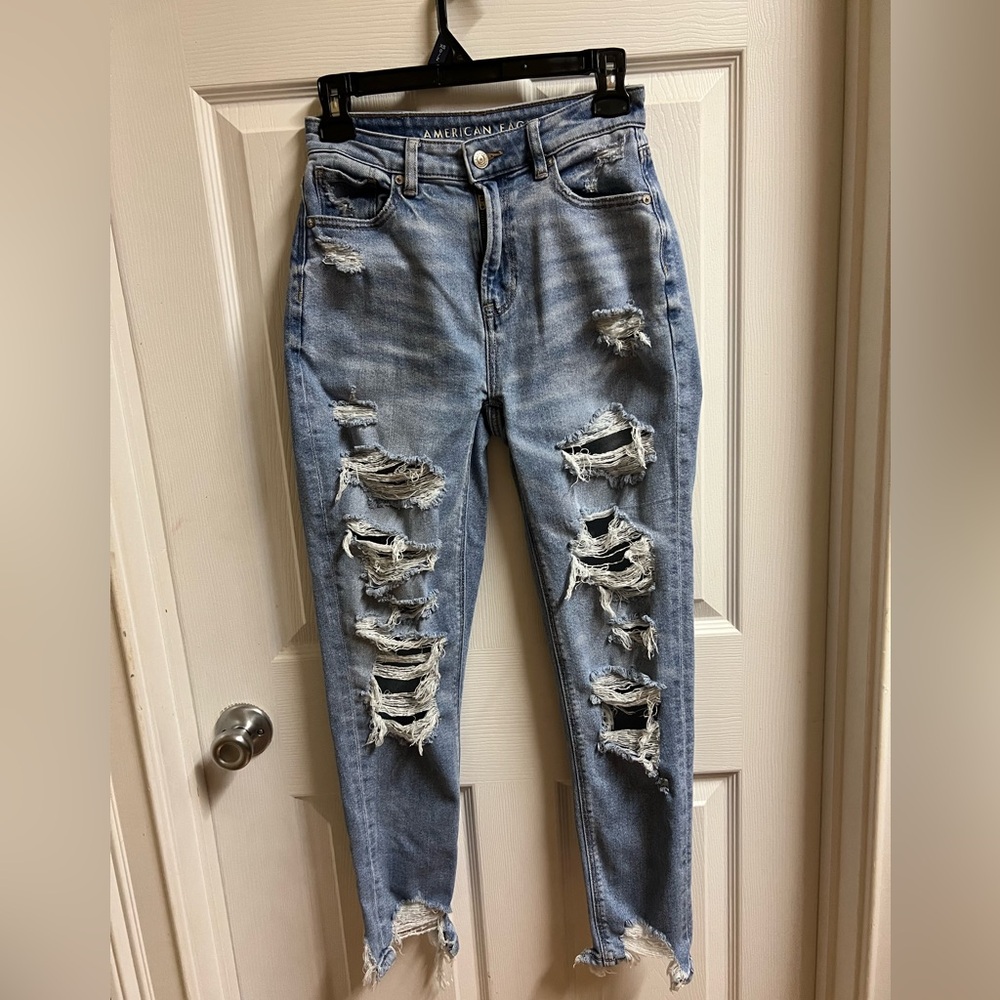 American Eagle Outfitters Distressed Blue Jeans